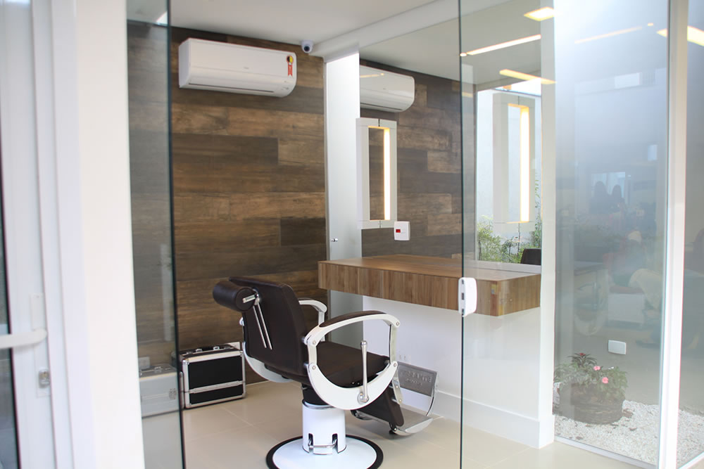 Ambiente interno do salão Menina Flor Estética